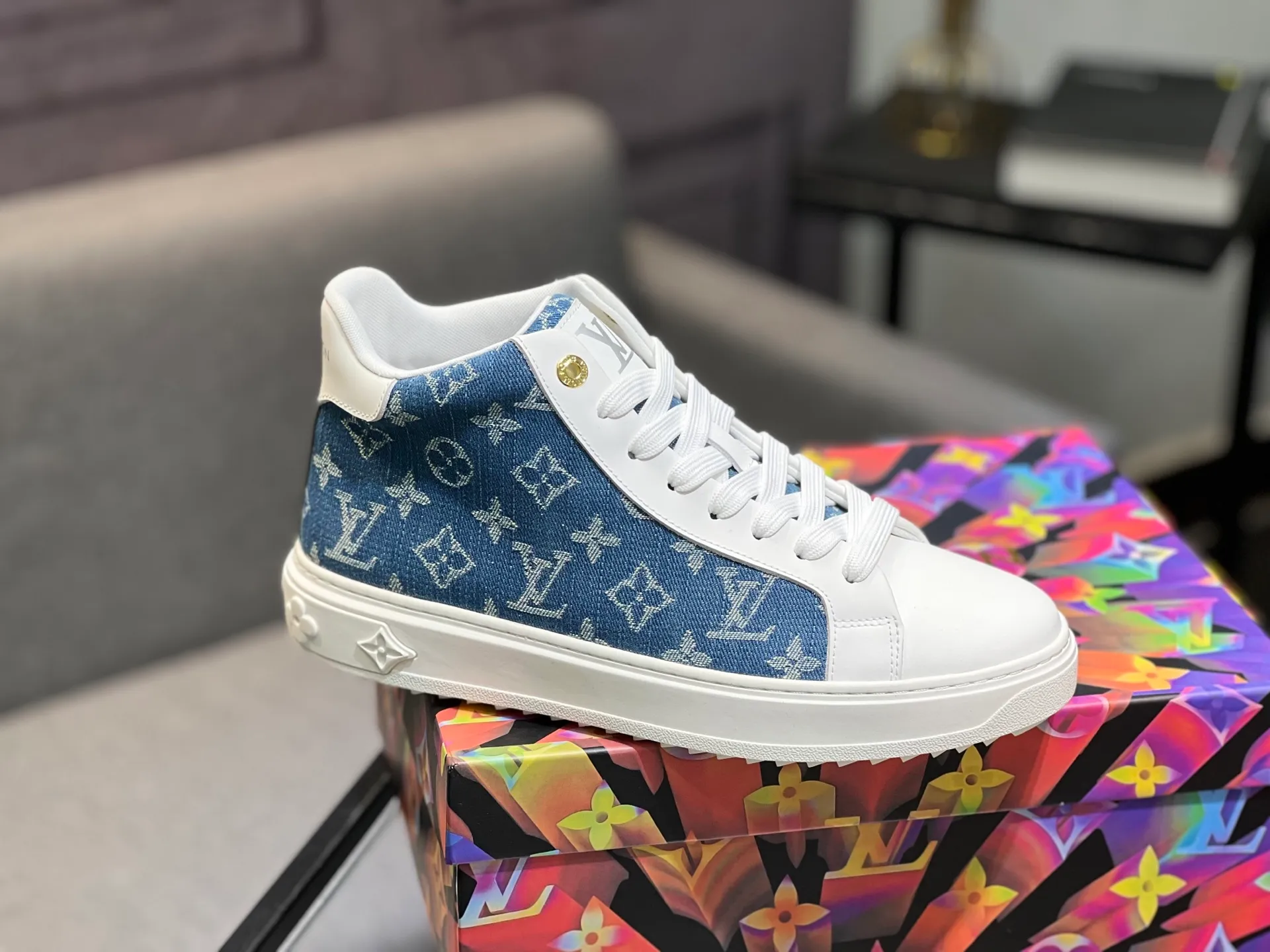 Men's shoes 💰560 LV Louis Vuitton. The latest fashionable casual shoes are popular in physical stores. New spring and summer comfortable imported cowhide, cowhide mesh, unique jacquard fabric element design. With sheepskin lining, Lv original base, [sun][sun] high-end packaging and high quality💪Details determine quality, welcome to compare🇮🇹Code number 38-44, 45 can be customized